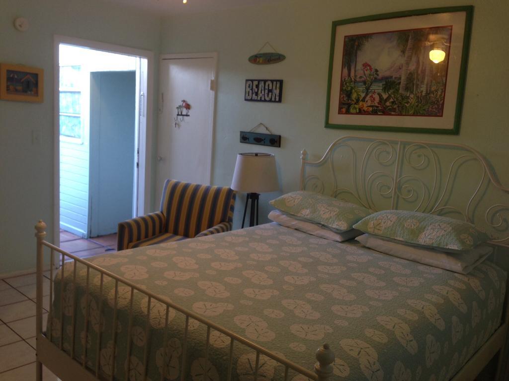 Angelfish Inn Hollywood Rum bild