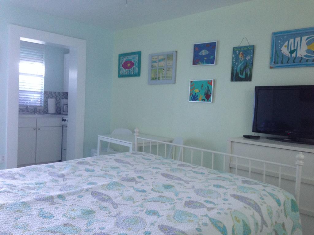 Angelfish Inn Hollywood Rum bild
