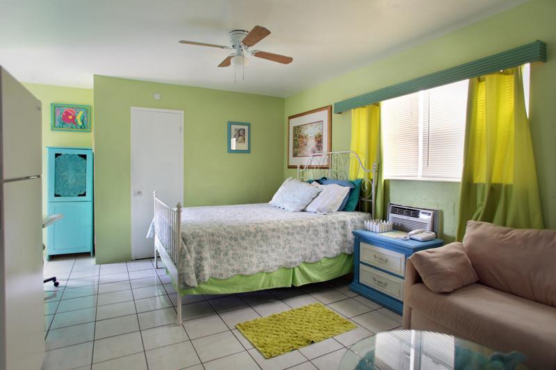 Angelfish Inn Hollywood Rum bild